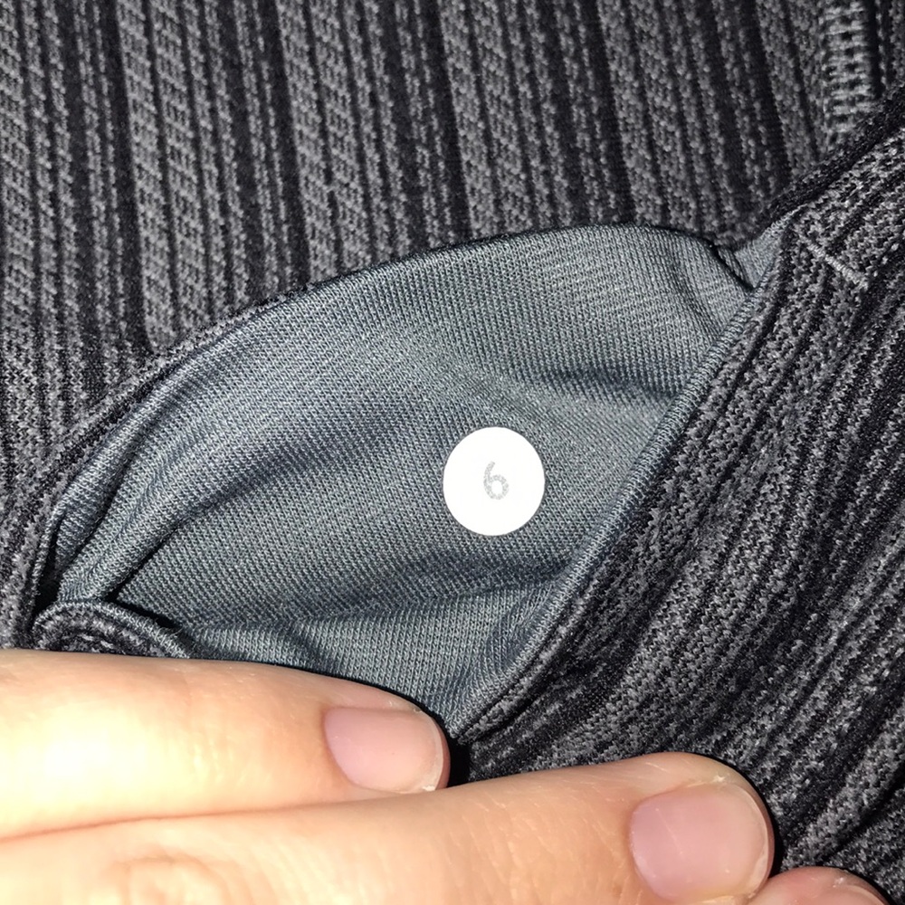 Lululemon size 6 leggings - Picture 2 of 4